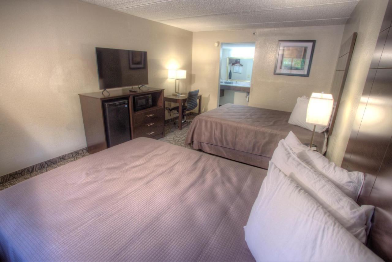 Budgetel Inn And Suites Plus Helen Exterior photo