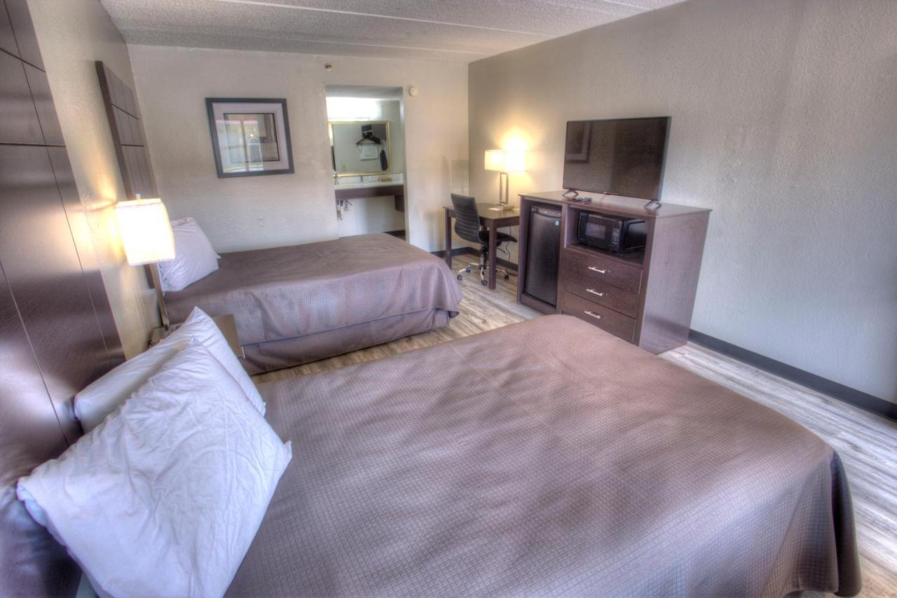 Budgetel Inn And Suites Plus Helen Exterior photo
