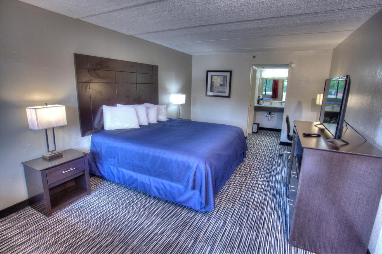 Budgetel Inn And Suites Plus Helen Exterior photo