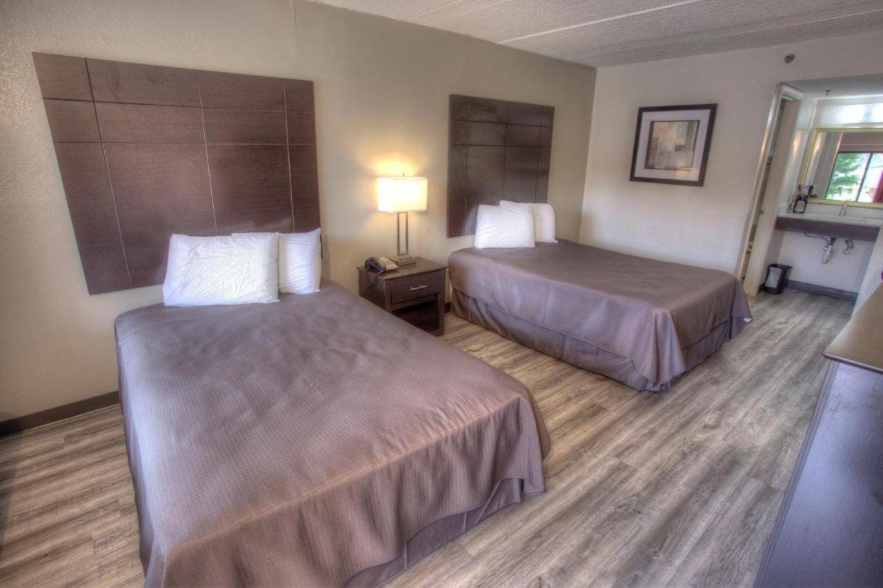 Budgetel Inn And Suites Plus Helen Exterior photo