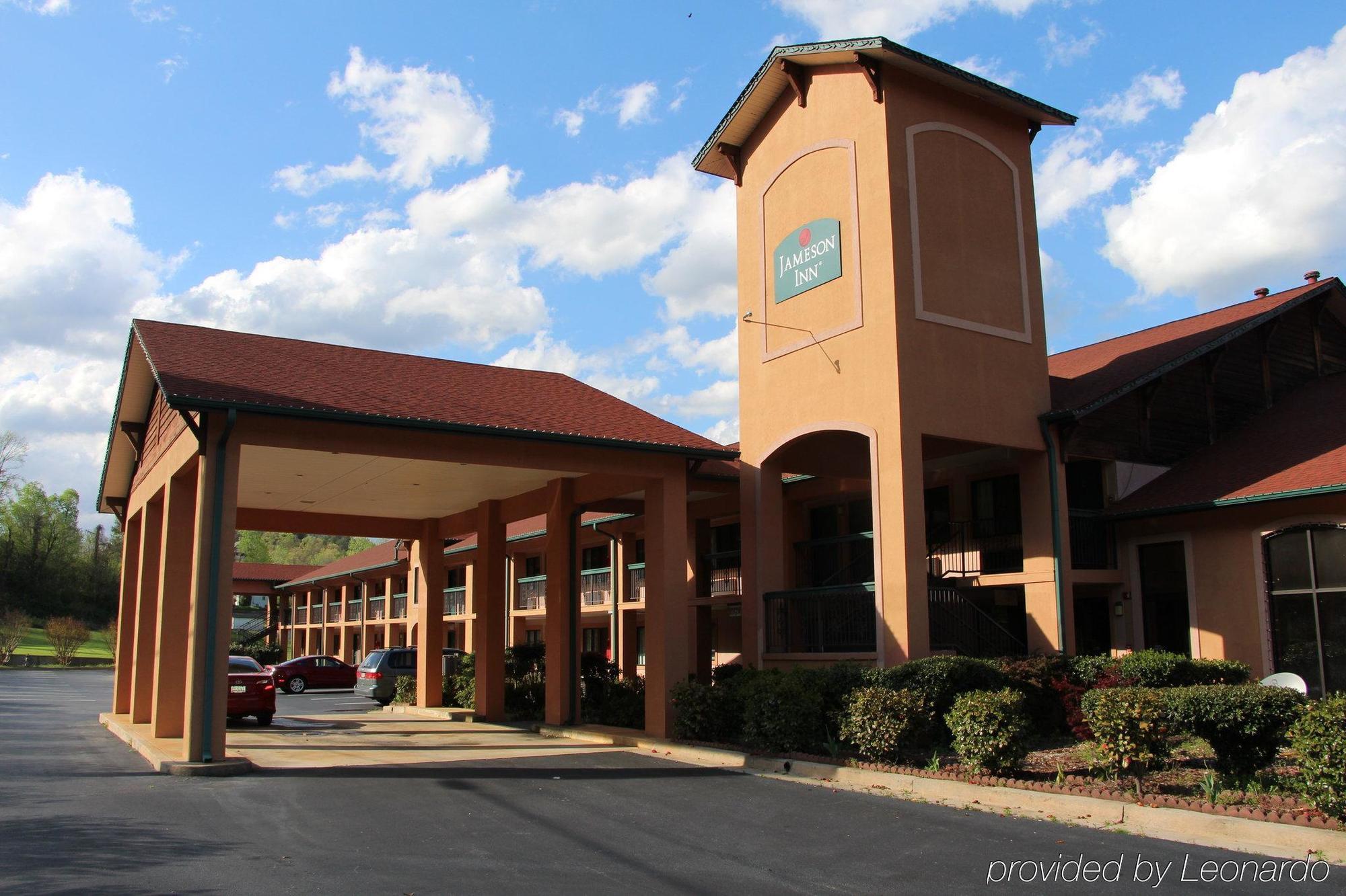 Budgetel Inn And Suites Plus Helen Exterior photo