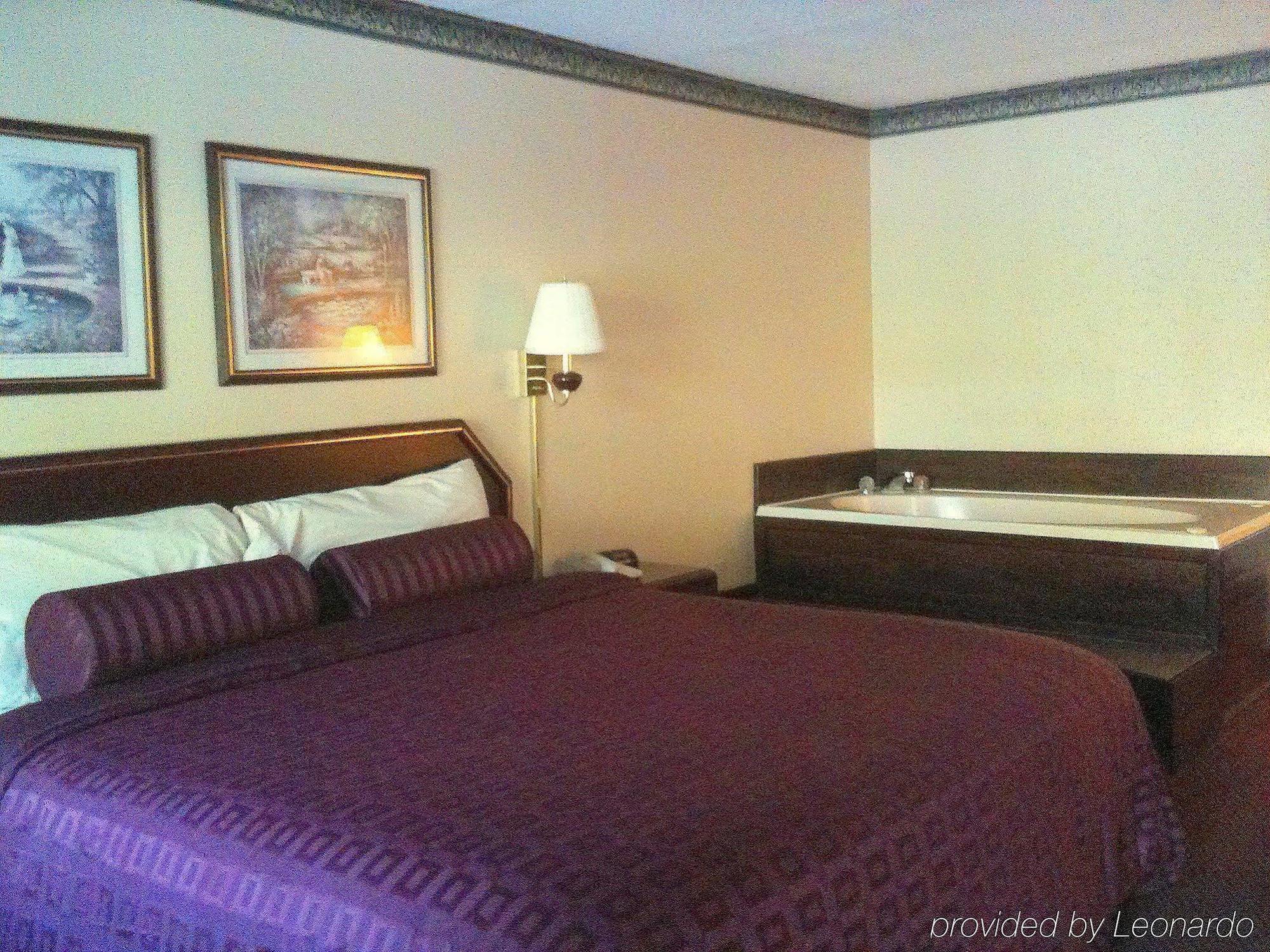 Budgetel Inn And Suites Plus Helen Room photo